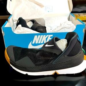 NIKE GO FLYEASE MENS 11.5